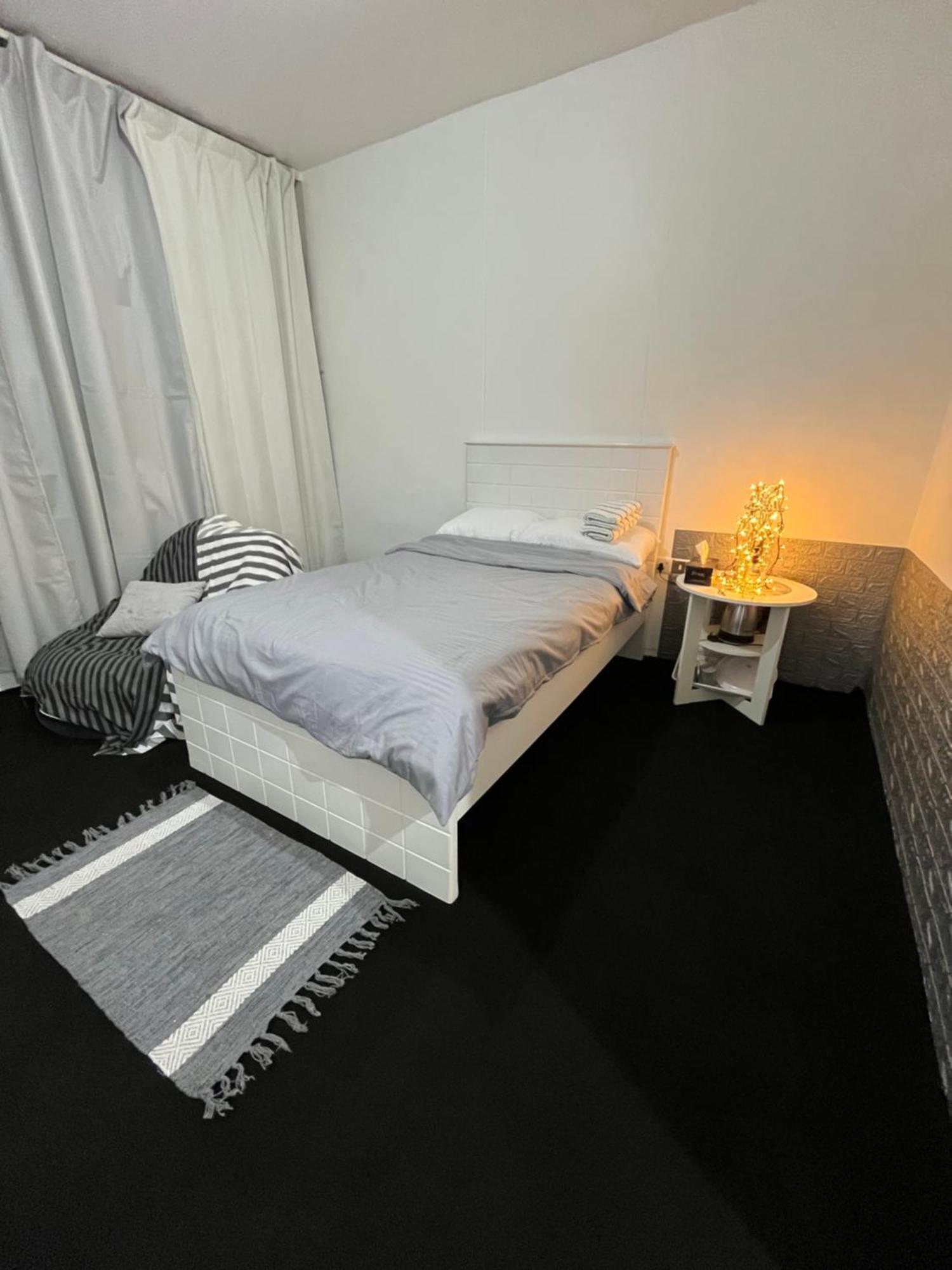 Séjour chez l'habitant Managa-naga Room901 Near Mall Abou Dabi