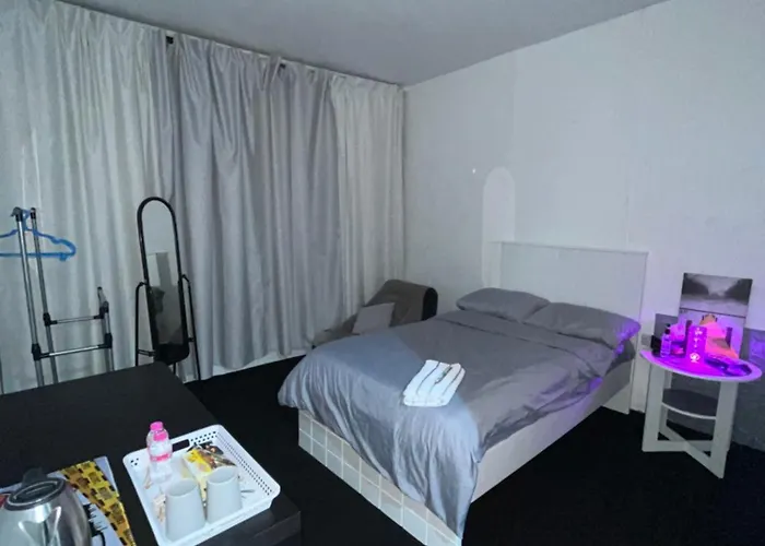 Managa-Naga Room901 Near Abu Dhabi Mall
