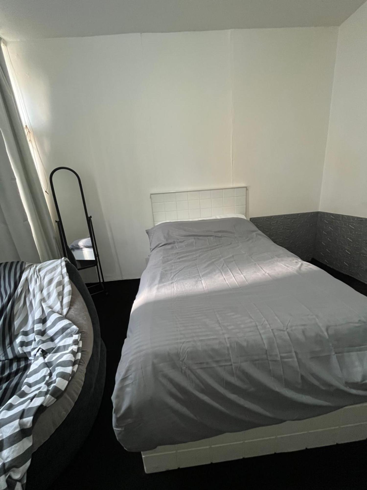 Managa-naga Room901 Near Mall Abu Dhabi