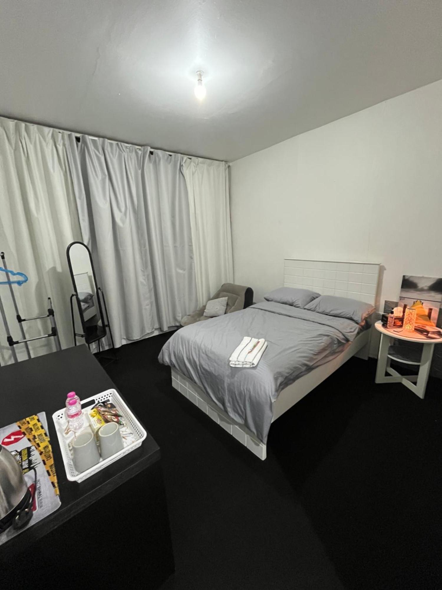 Managa-naga Room901 Near Mall Abu Dhabi